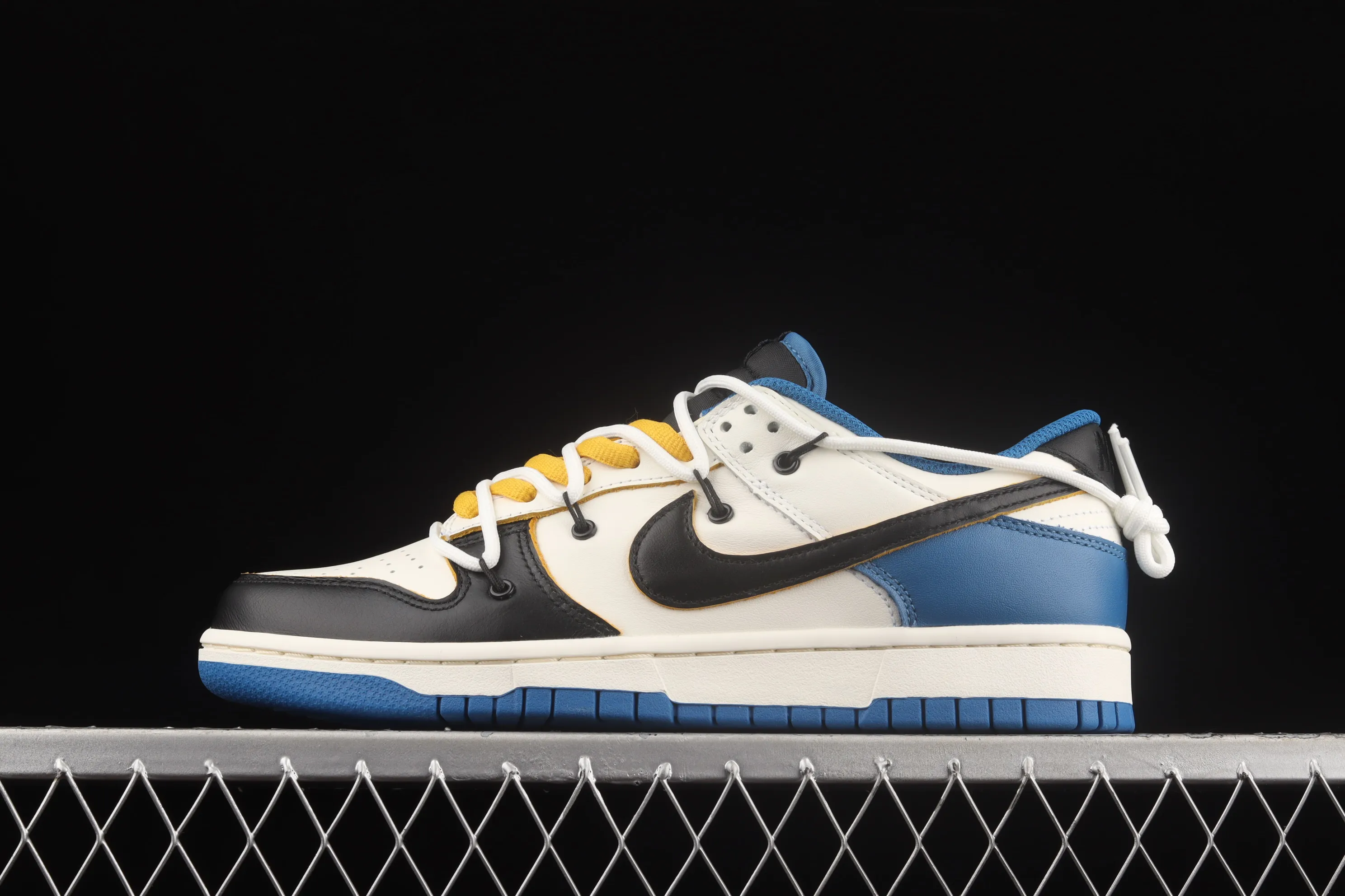 All categories Nk SB Dunk series Nk SB Dunk Low low-top sneakers F version Nk SB Dunk Low white, black and blue Dunk series low-top casual sports skateboard shoes DD1391-001